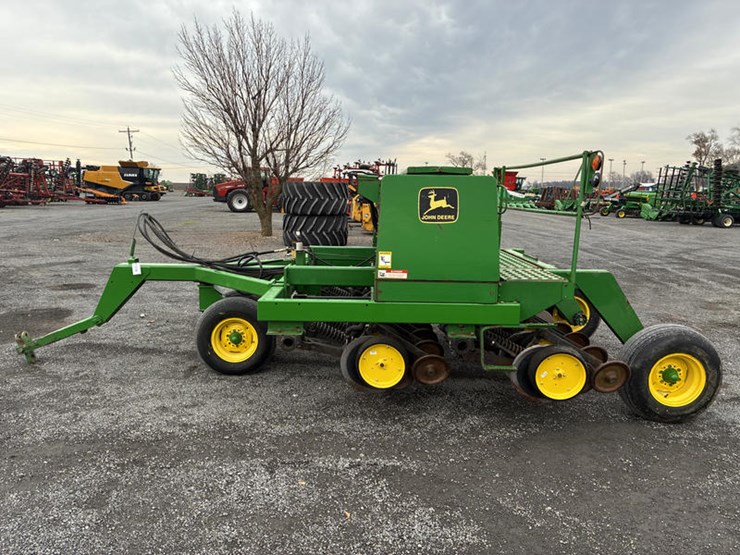 john-deere-750-image-9