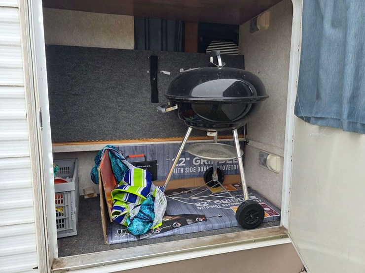 2004-prowler-fleetwood-5th-wheel-rv,-model-255-bhs,-12’-slide-out,-newer-19’-awning,-1-queen-front-b-image-32