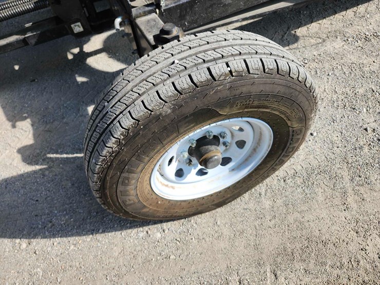 2024-j&m-4ws-15-head-cart,-40’-image-2