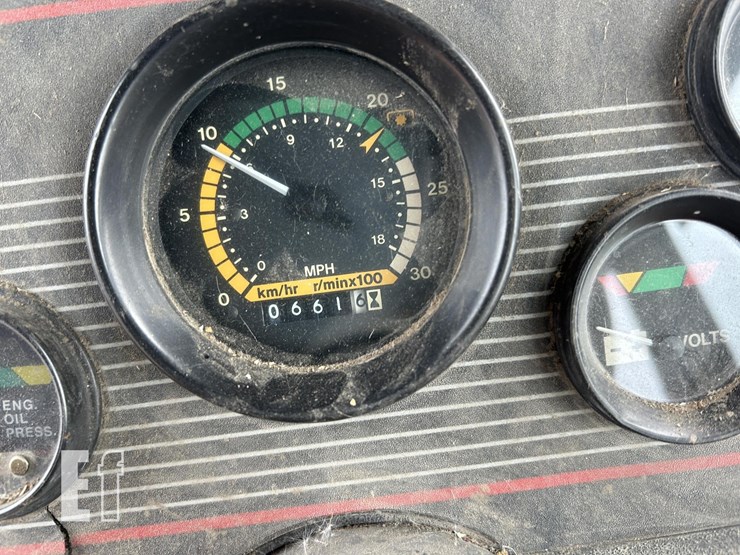 1985-versatile-856-image-49