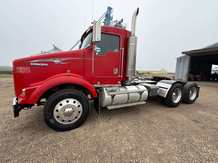 2001-kenworth-t800-image-15