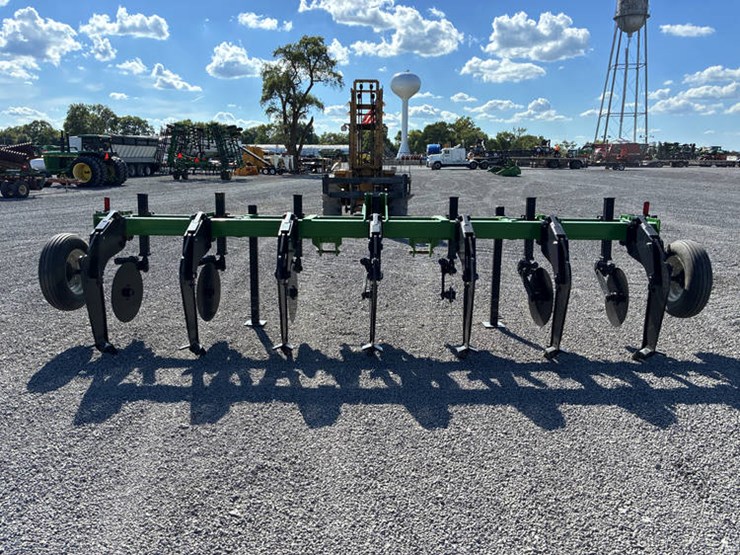 #113973-•-unverferth-7x-zone-builder-ripper-#a41470499-image-7