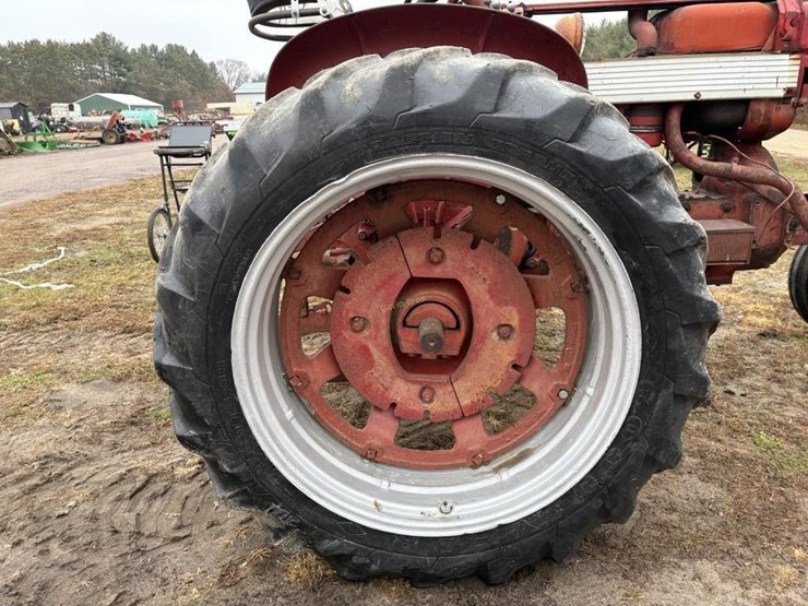 international-tractor-w/out-engine-image-7