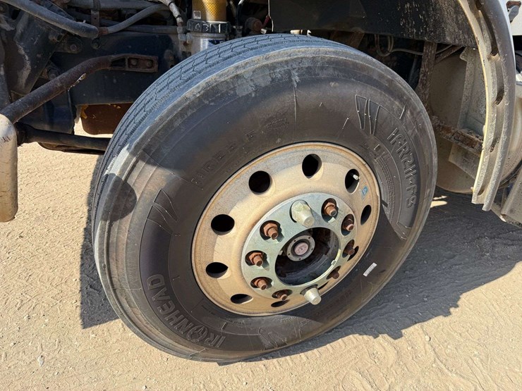 2006-sterling-rollback-truck,-101"x27'-bed,-winch,-automatic-transmission,-388k-miles,-11r22.5-tires-image-34