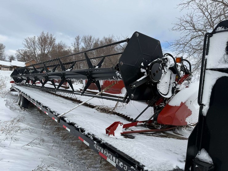 international-model-2020-flex-head,-35’-wide,-dual-drive,-*to-be-sold-for-parts,-missing-auger-image-1