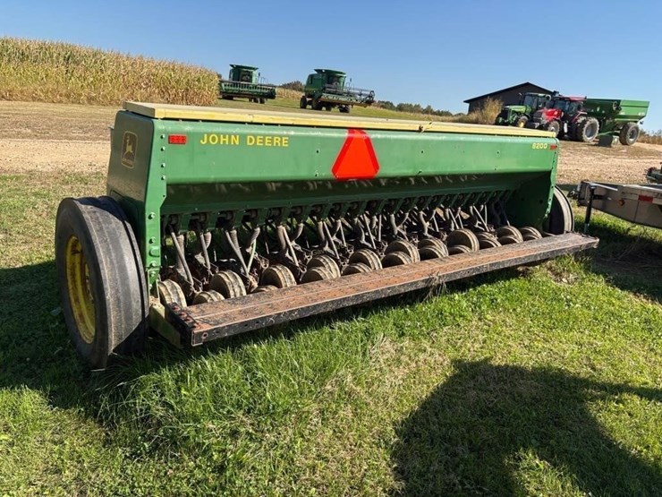 john-deere-8200-image-5