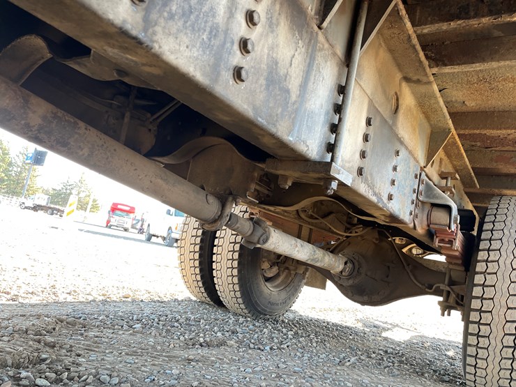 #1141-•-1995-gmc-topkick-bucket-truck-(has-mn-title)-image-26