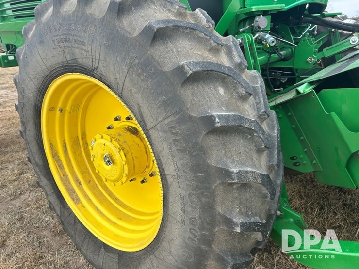 john-deere-w235-image-22