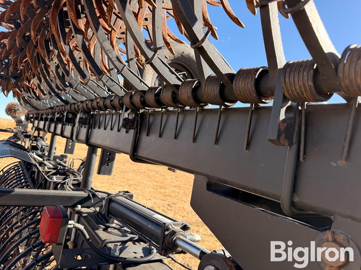 yetter-30'-rotary-hoe-image-14