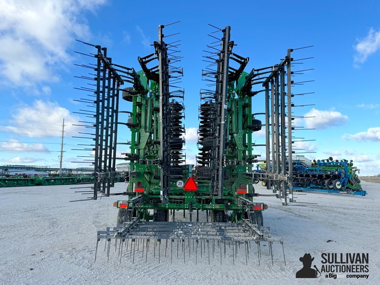 2022-john-deere-2330-image-6