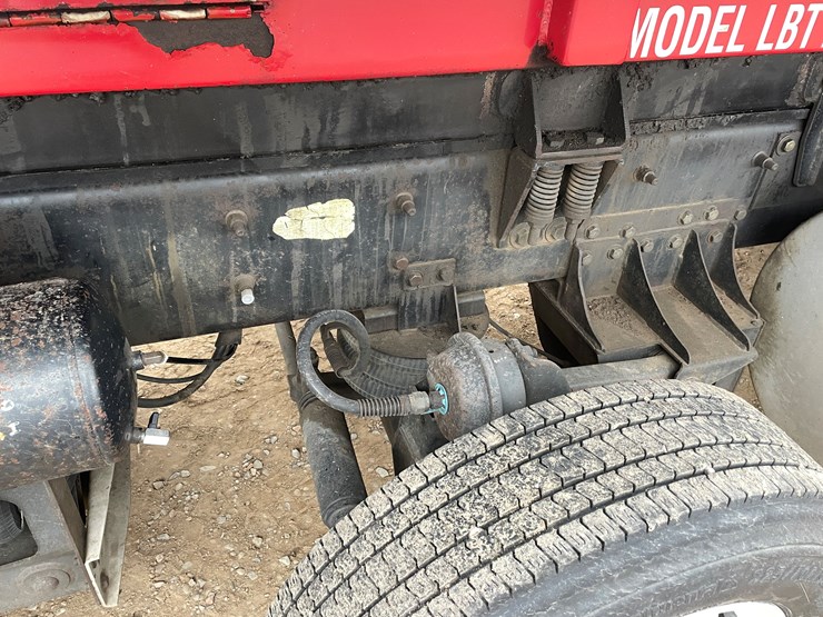 #1130-•-2005-international-5500i-6x4-dump-truck-(has-mn-title)-image-42