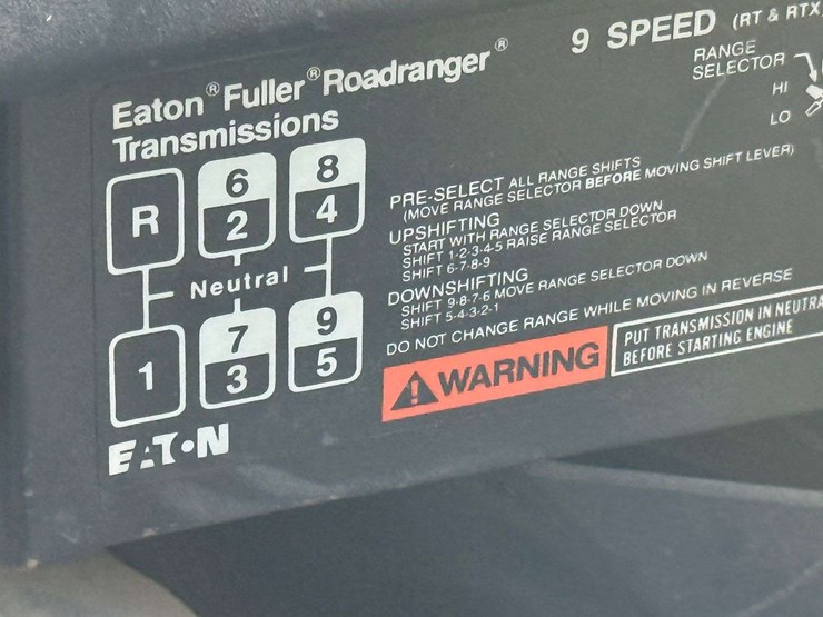 1992-international-805-box-truck,-shows-54,622-miles,-9-speed-transmission,-11r22.5-tires,-26.5’-box-image-29