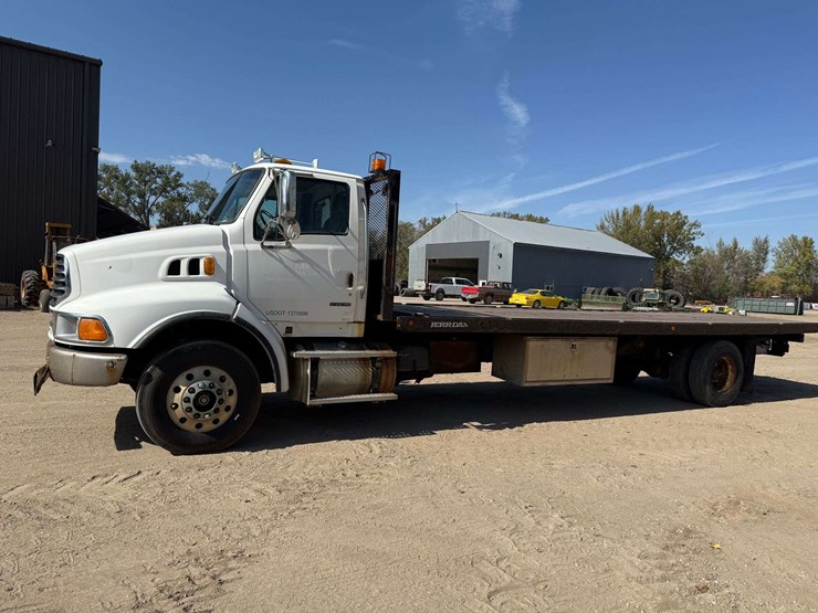2006-sterling-rollback-truck,-101"x27'-bed,-winch,-automatic-transmission,-388k-miles,-11r22.5-tires-image-41