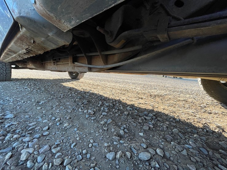 #1127-•-2013-chevrolet-silverado-pickup-truck-(has-mn-title)-image-14