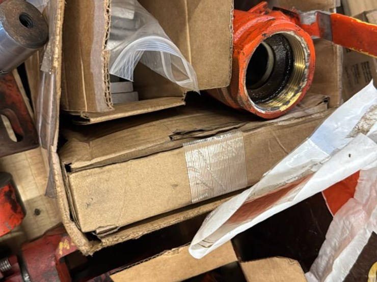 #196-•-skid-of-cylinders*-image-4