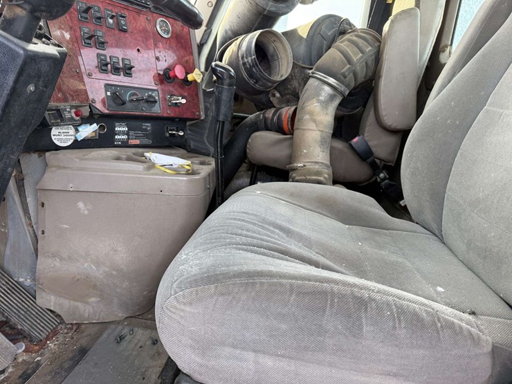 2005-international-9200-image-17