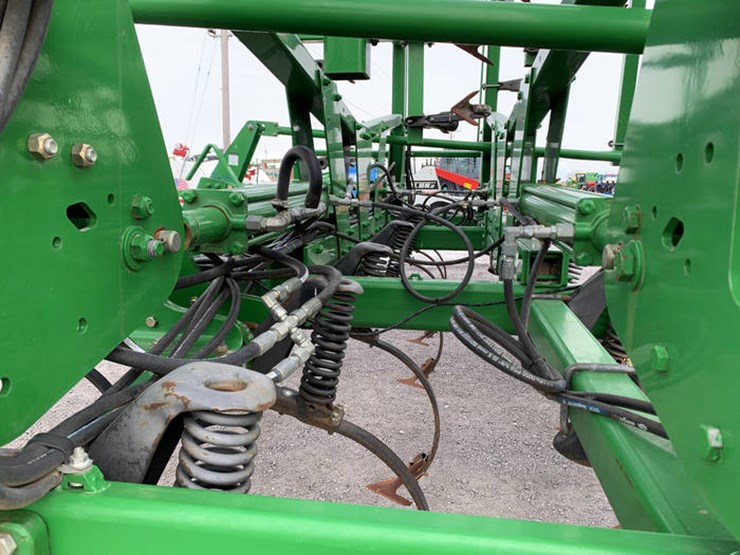 john-deere-2210-image-29