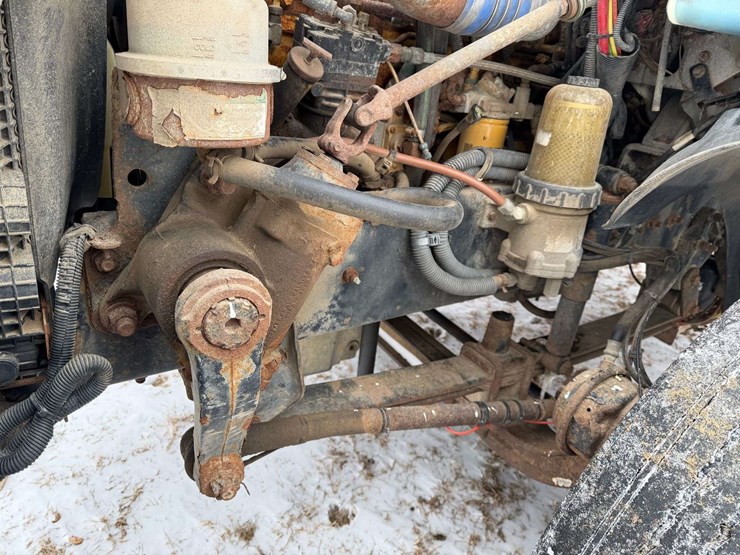 2006-freightliner-columbia-grain-truck,-549,000-miles,-8-year-old-box,-eaton-speed-shift-10-speed-tr-image-68