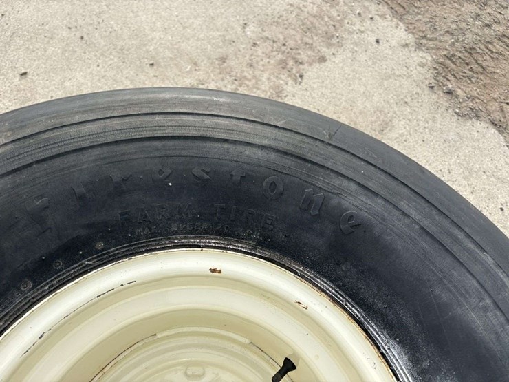 firestone-21.5l-16.1-tire-on-8-bolt-white-ag-rim,-10-ply-image-4