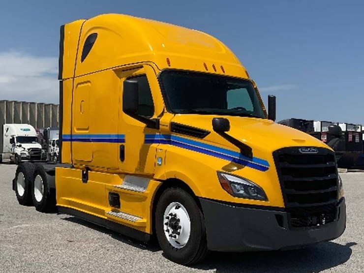 freightliner-cascadia-126-image-1
