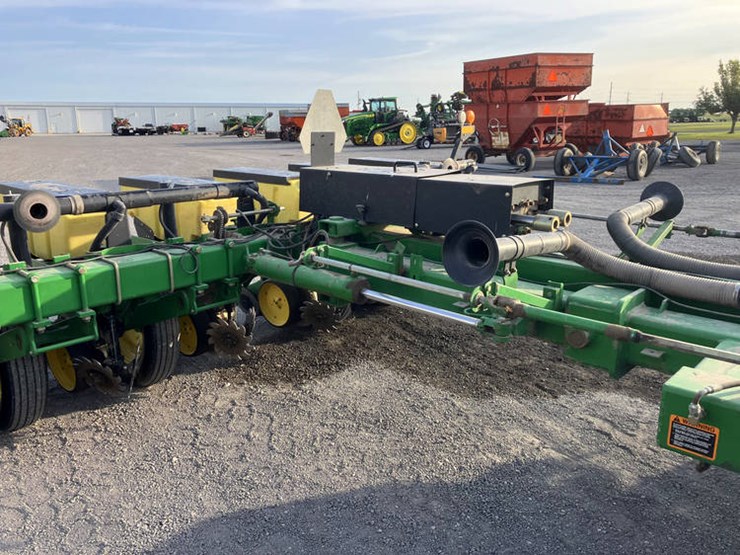 john-deere-7200-image-8