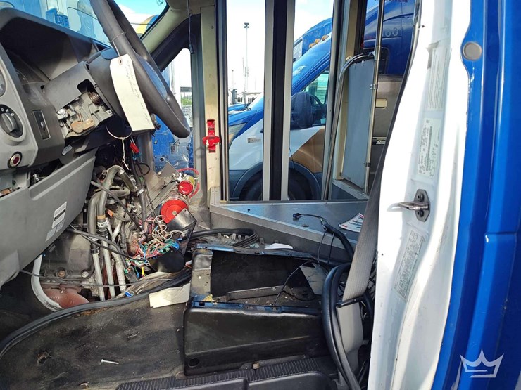 2017-ford-e450-image-32