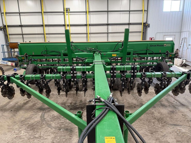 great-plains-20’-grain-drill,-10”-spacing,-3pt-converted-into-a-pull-type,-has-markers,-front-coulte-image-41