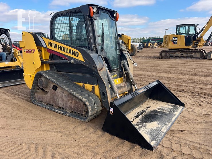 new-holland-c227-image-6