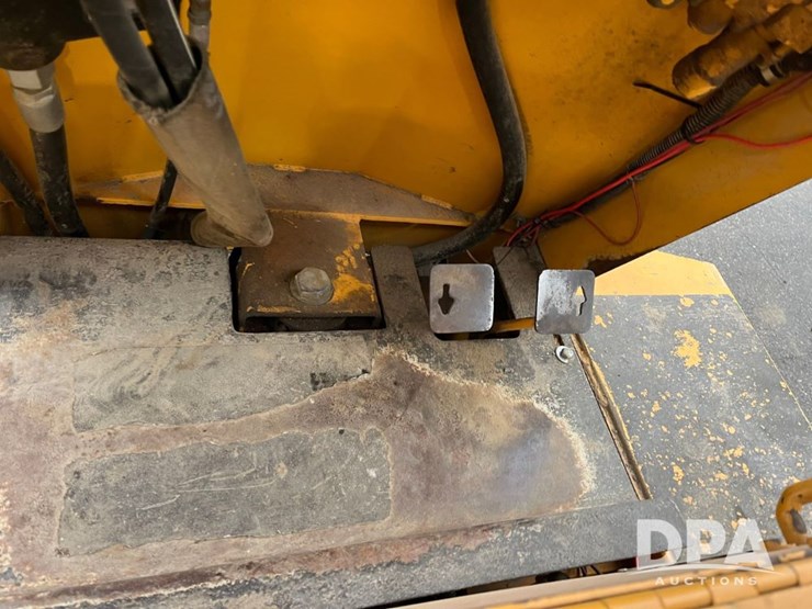 1995-swinger-180-loader-(jn3530)-image-30