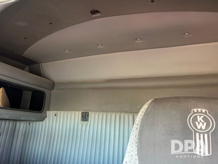 2009-kenworth-t800-image-37
