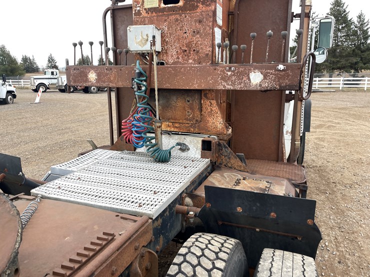 ford-lt9000-image-21