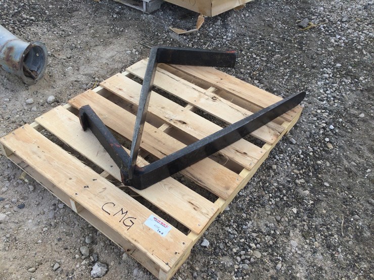 #4558-•-set-of-skid-steer-forks-image-1