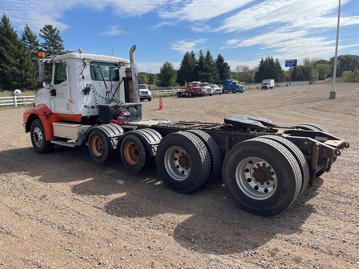 #1000-•-2007-international-transport-truck-tractor-(has-mn-title)-image-3