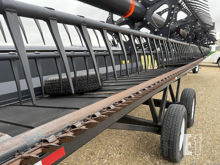 2013-john-deere-435d-image-18