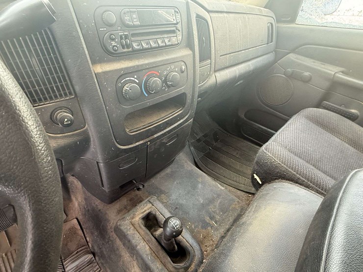 2004-dodge-ram-1500-image-16