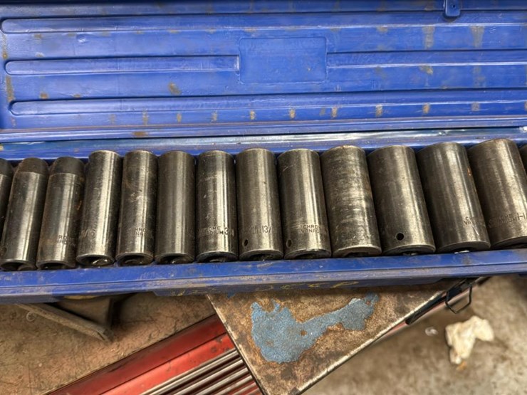 #160-•-snapon-tool-box*-image-42