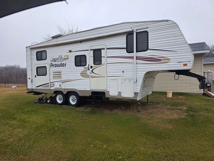 2004-prowler-fleetwood-5th-wheel-rv,-model-255-bhs,-12’-slide-out,-newer-19’-awning,-1-queen-front-b-image-1
