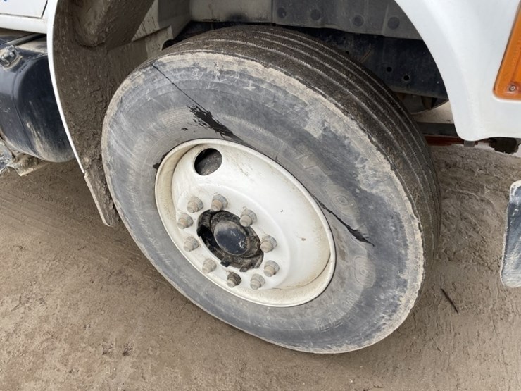 international-4900-image-12