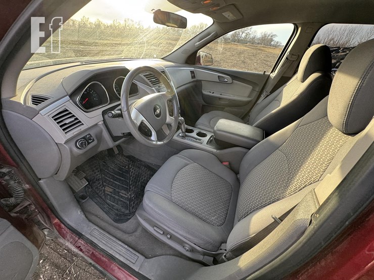 2010-chevrolet-traverse-image-19