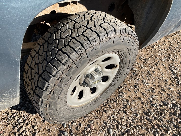 #1127-•-2013-chevrolet-silverado-pickup-truck-(has-mn-title)-image-16