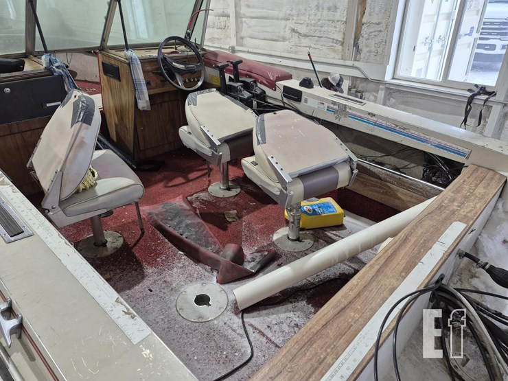 1984-lund-18ft-boat-image-5