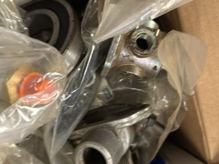 #194-•-skid-of-parts*-image-5