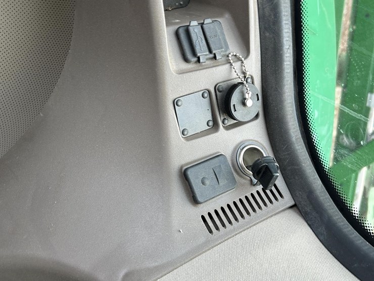 2017-john-deere-r4038-image-84