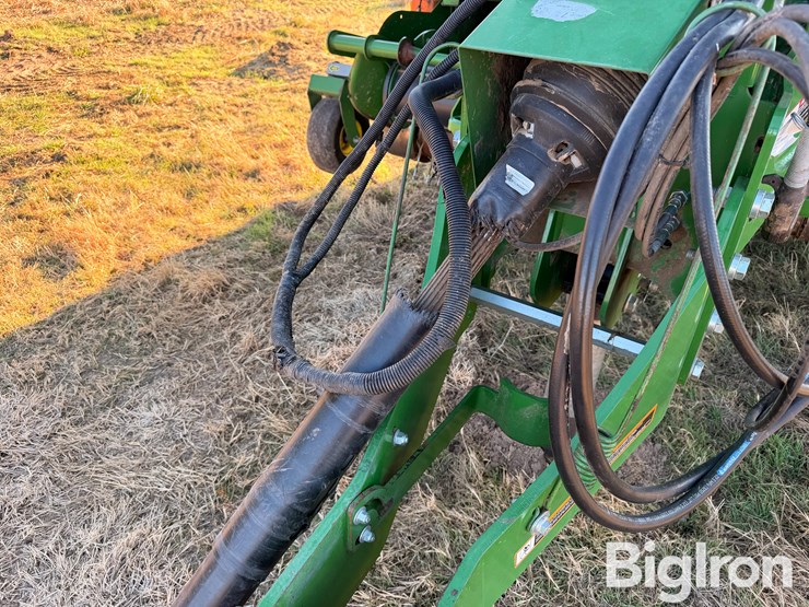 2019-john-deere-l341np-large-square-baler-image-11