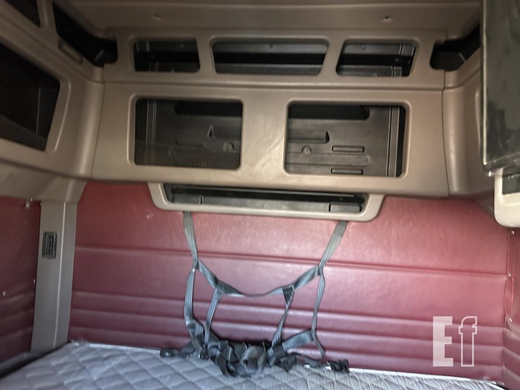 2014-peterbilt-386-image-24