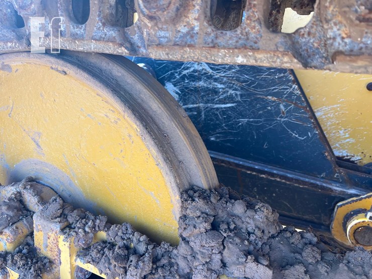 2015-deere-550k-lgp-image-12