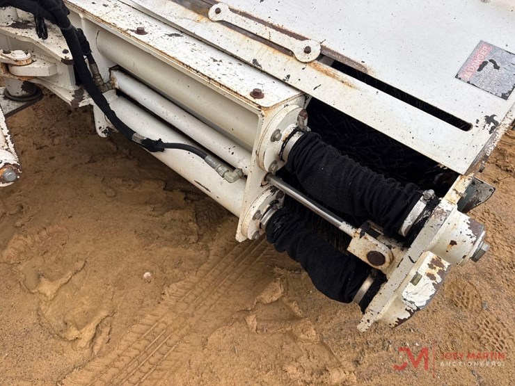 roadtec-fb-100e-sweeper-image-15