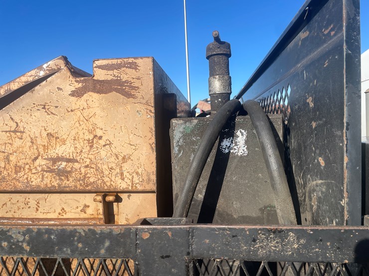 kenworth-t300-image-15