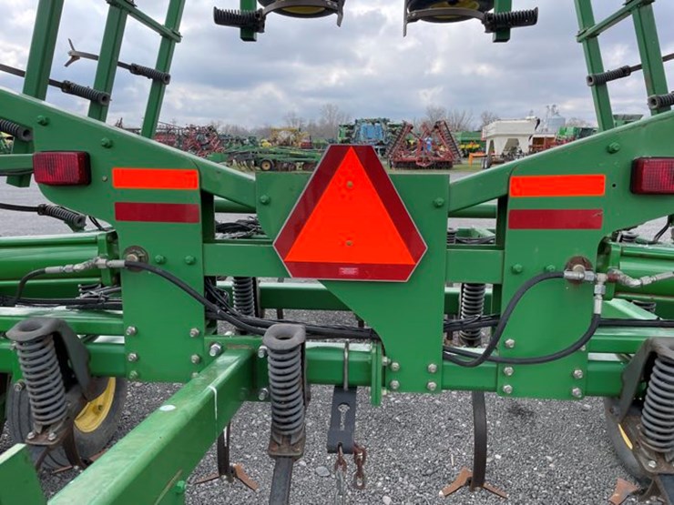 john-deere-2210-image-31