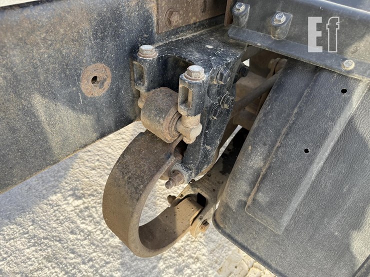 2004-peterbilt-379-image-69